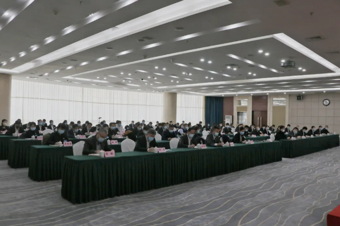 全网担保网集团、温泉集团举办贯彻落实市第十三次党代会精神宣讲报告会(图3)