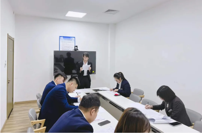 踔厉奋发 笃行不怠——全网担保网文化公司召开2021年度在职员工述职测评会议